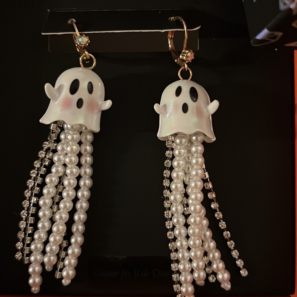 Betsey Johnson Ghost Pearl Rhinestone Earrings NEW in Hallloween theme gift box - Picture 1 of 10